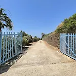 Cleopatra Villa Batsi (Andros)