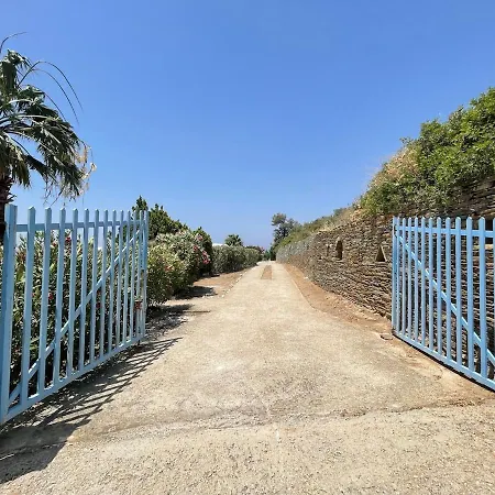 Cleopatra Villa Batsi (Andros)