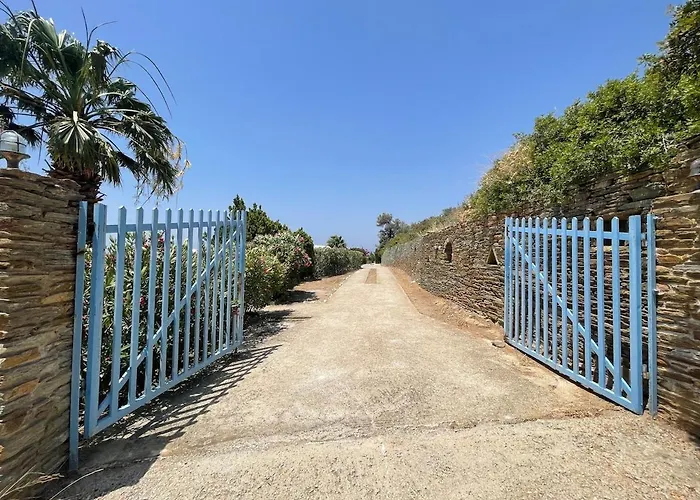 Cleopatra Villa Batsi